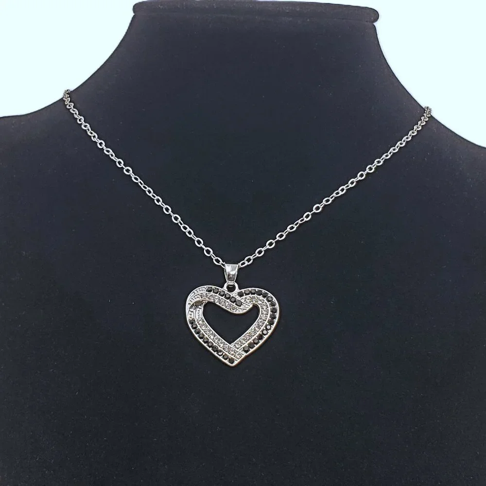 925 Sterling Silver Womens 1ct Diamond 2ct Black Onyx Gemstone Heart Necklace